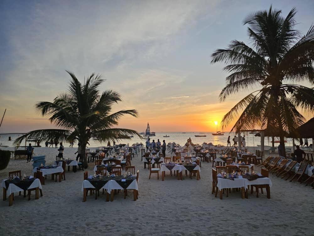Sunset Kendwa Beach Hotel エクステリア 写真