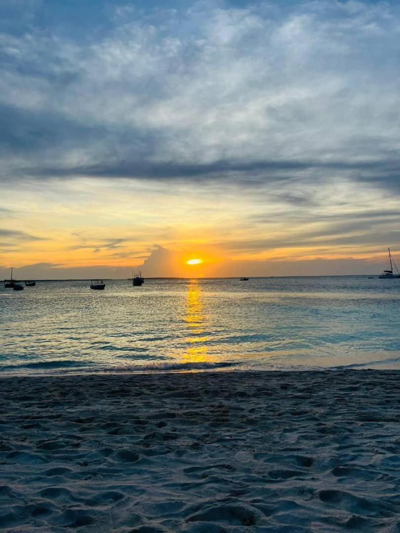Sunset Kendwa Beach Hotel エクステリア 写真
